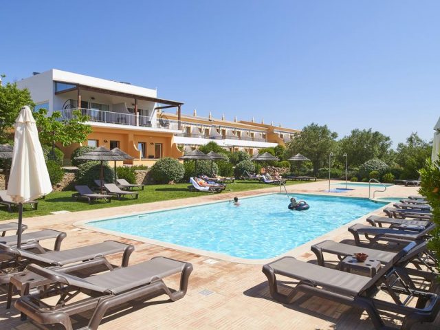https://media.costalessgolf.com/2015/05/Hotel-Quinta-do-Marco-640x480.jpg