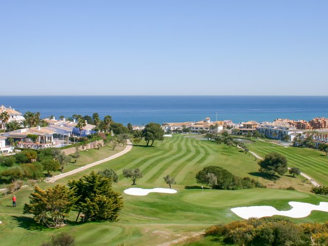 https://media.costalessgolf.com/2015/05/La-Duquesa-Golf-640x480.jpg