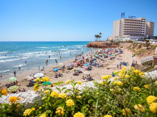 https://media.costalessgolf.com/2015/05/La-Zenia-Hotel-Beach-640x480.jpg