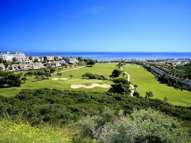 https://media.costalessgolf.com/2015/05/la-duquesa-golf-country-2-640x480.jpg