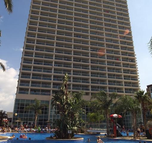 https://media.costalessgolf.com/2016/07/Medplaya-Flamingos-Hotel-509x480.jpg