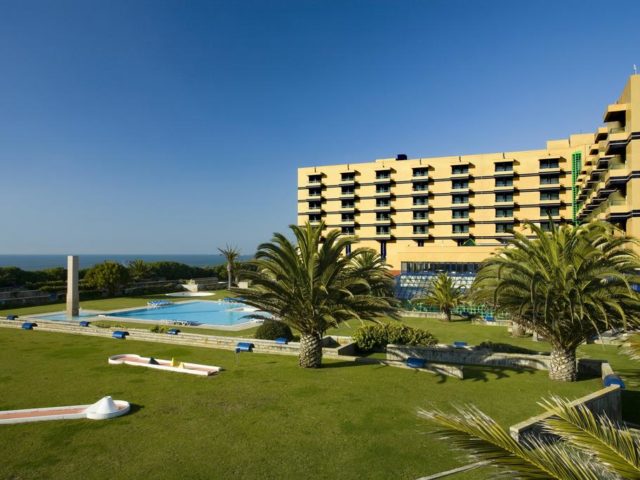 https://media.costalessgolf.com/2020/04/Solverde-Hotel-640x480.jpg